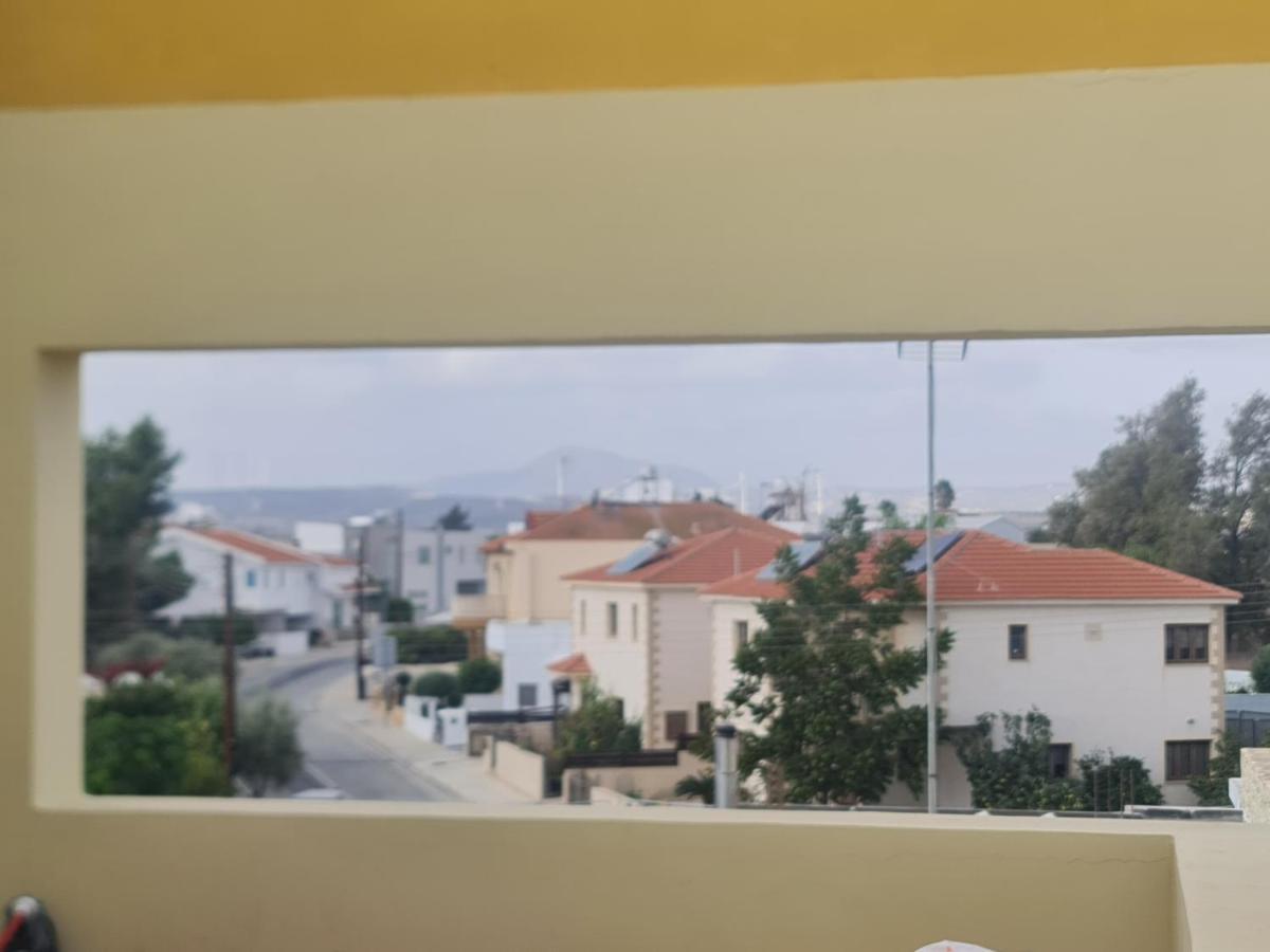 Top Floor 1 Bdrm Aprtrmnt Lejlighed Dromolaxia Eksteriør billede