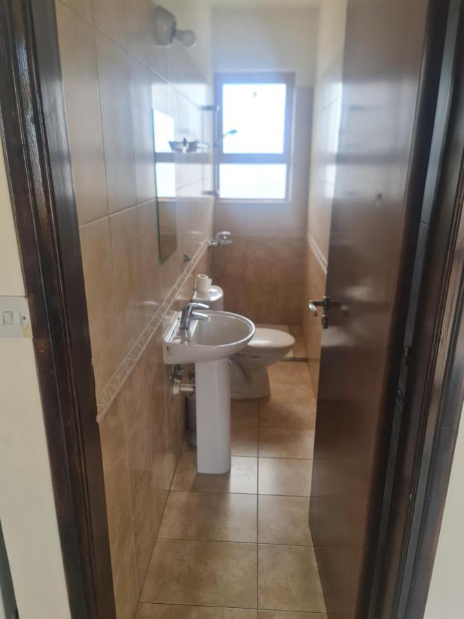 Top Floor 1 Bdrm Aprtrmnt Lejlighed Dromolaxia Eksteriør billede